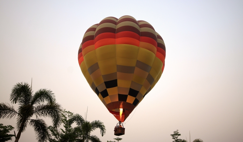 Balloon over Chiang Mai 3