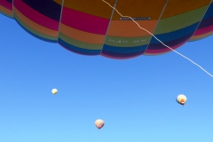 balloon over teotihuacan